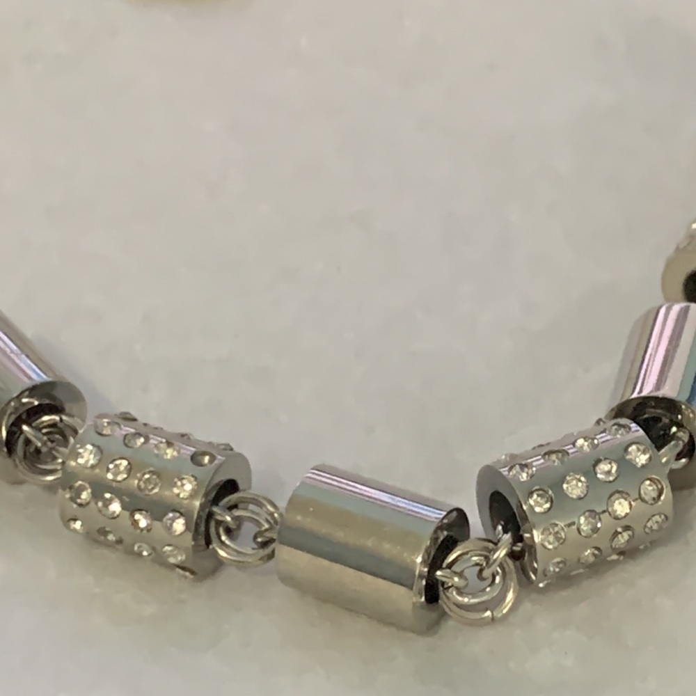 NWT STEELX BRand CZ AND STEEL SILVER NECKLACE. APPROX 9 Inches / 22 cm
